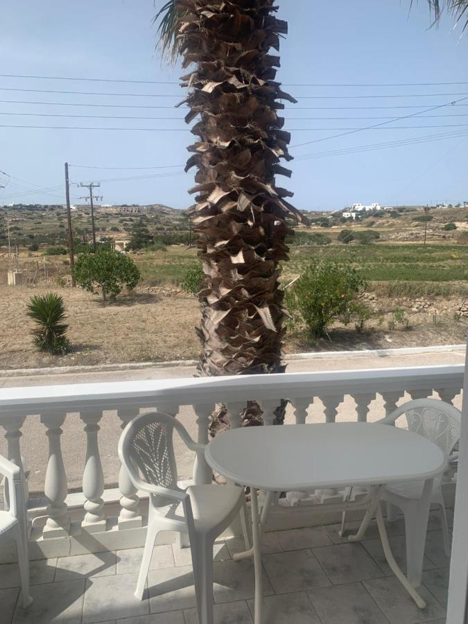 Two Palm Trees Lejlighed Adamantas Eksteriør billede